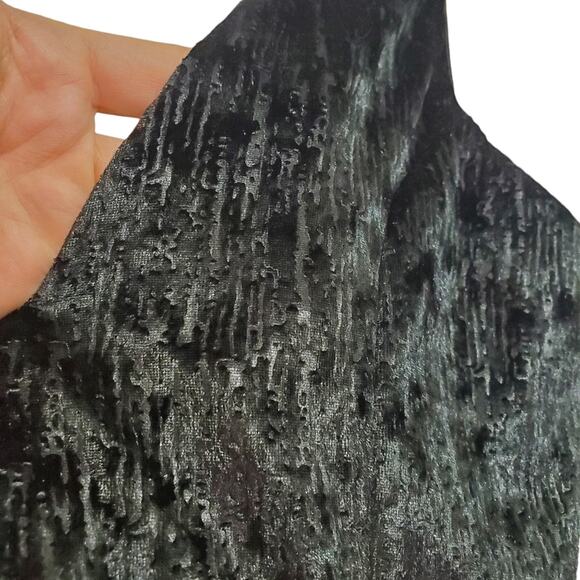 Belinda | Textured Patterned Soft Velour Fit and Flare V-Neck Dress - Picture 5 of 7